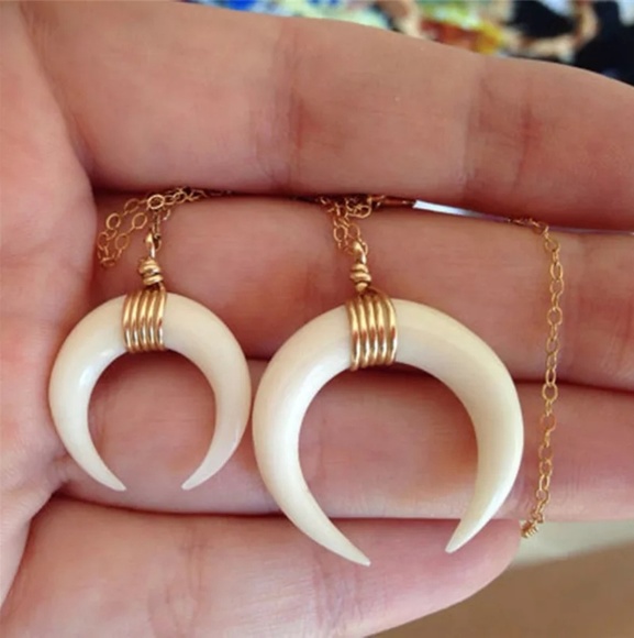 Jewelry - Crescent Necklace